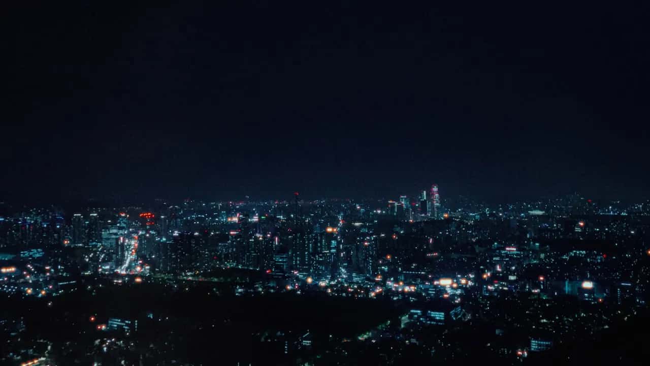 夜色中的首尔市区全景,灯火绵延